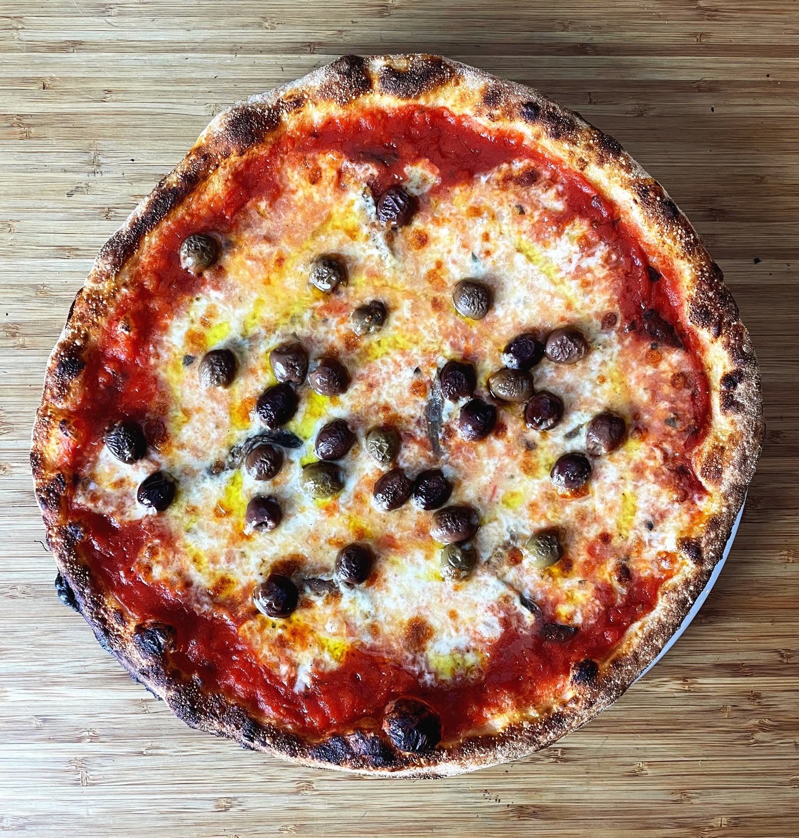 Napoli pizza with anchovy and kalamata olives