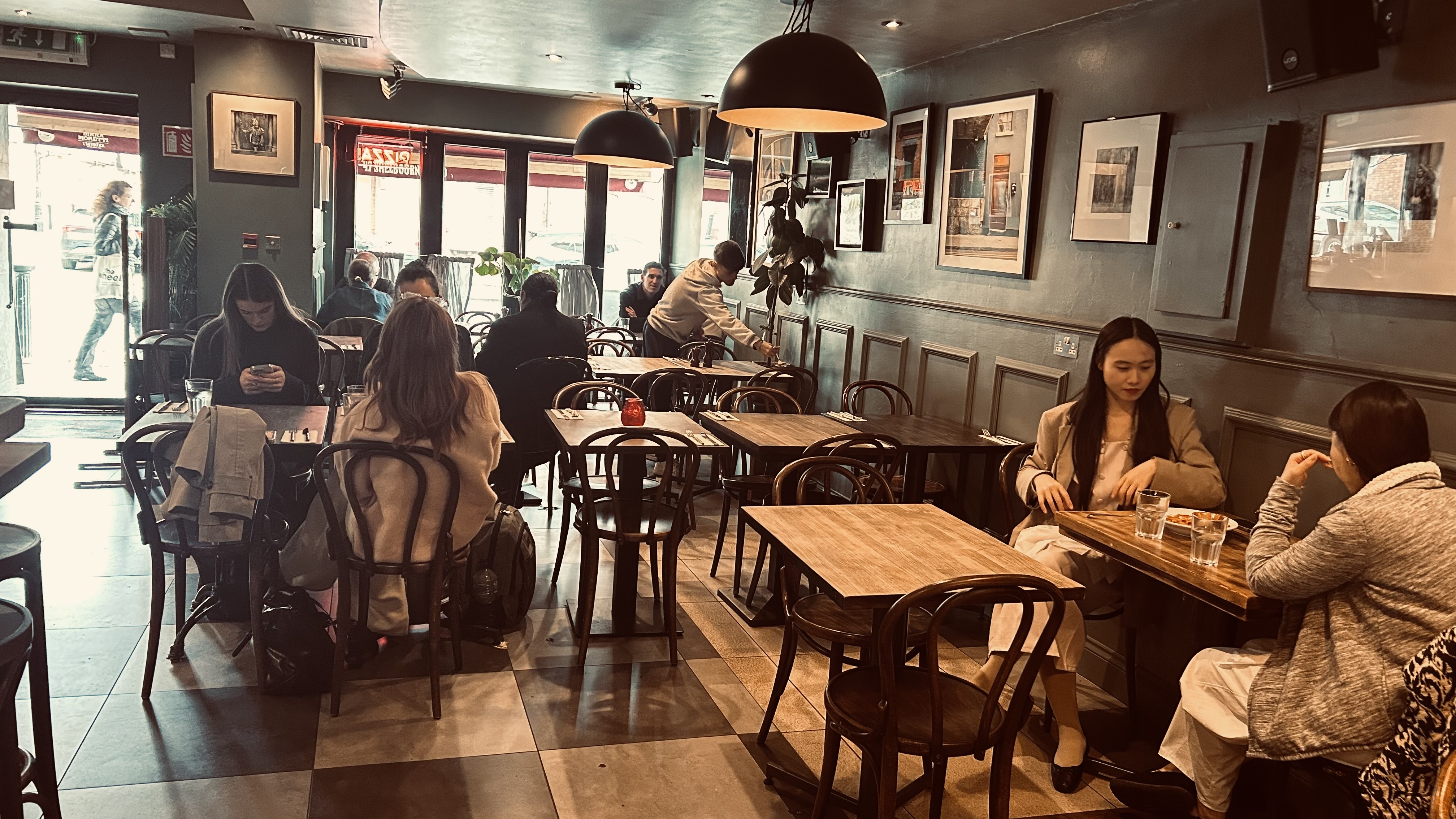 SASHAS Pizzeria interior Ballsbridge Dublin 4